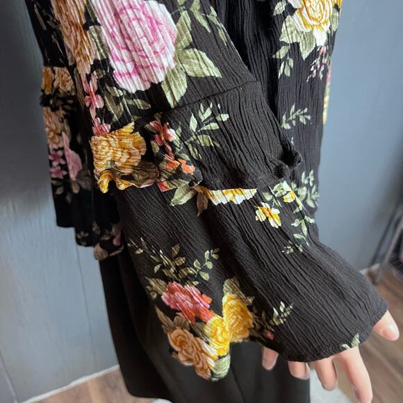 American Eagle Floral Bell Sleeve Ruffle Blouse L Vee Neck Party Romantic Fairy - Picture 4 of 5
